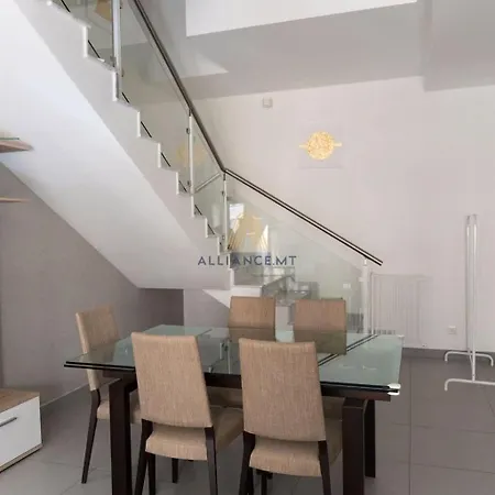 Luxury In Prime Location *